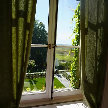 Le Chateau * Lavigny